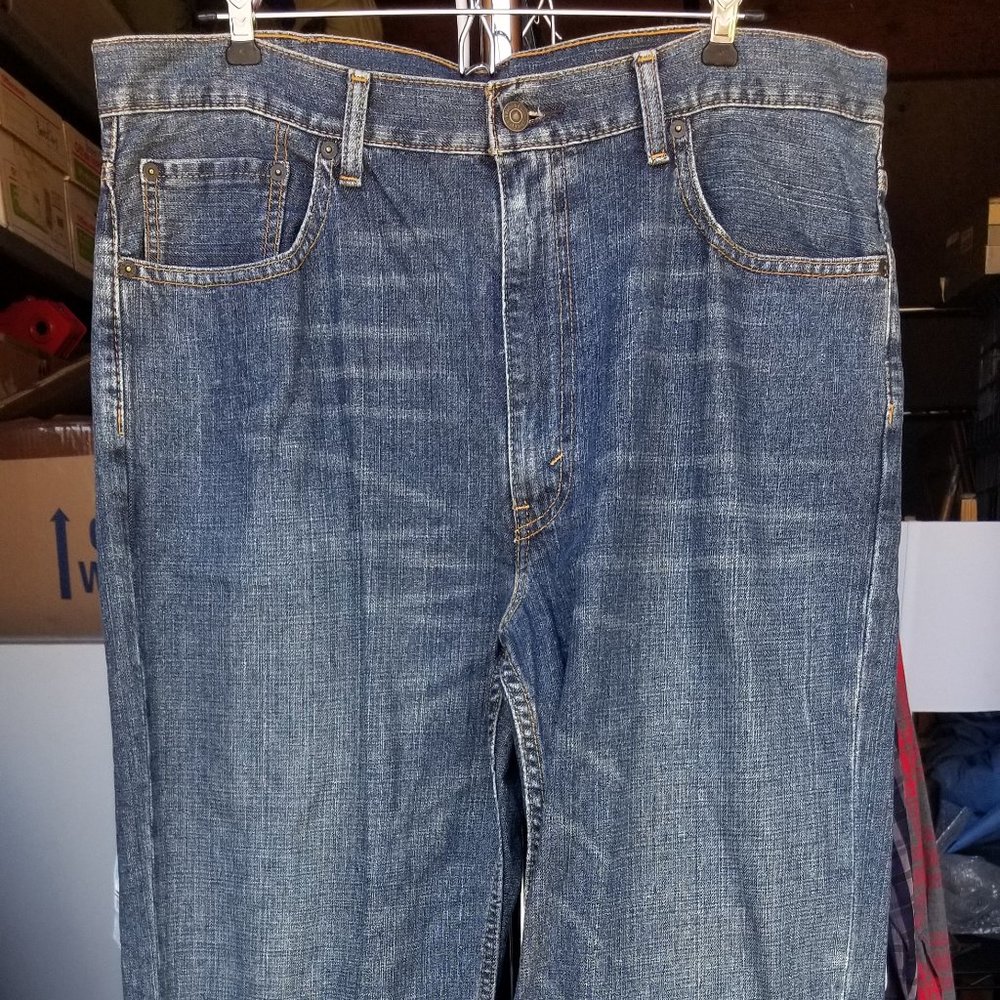 Levi's 550 blue jeans - waist 38 length 29
